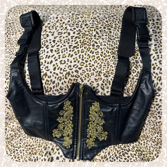 Tops - Buckle-strap leather underbust🖤